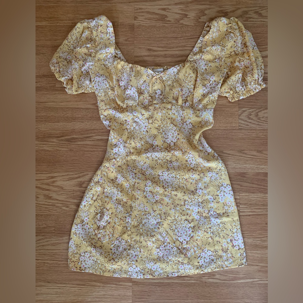 Cute floral sundress.